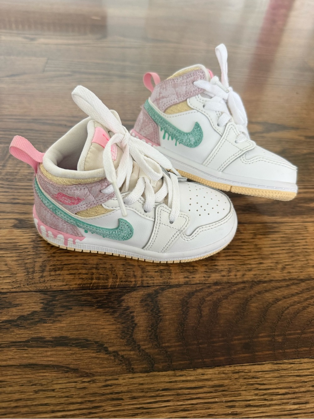 Air Jordan 1 Mid SE GS 'Ice Cream' toddler size 7
